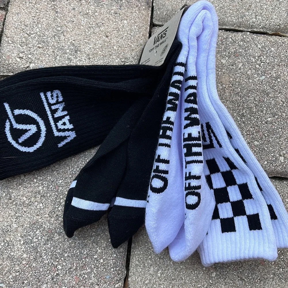 VANS “Off The Wall” Men’s 2 socks set
NWT - Picture 12 of 16